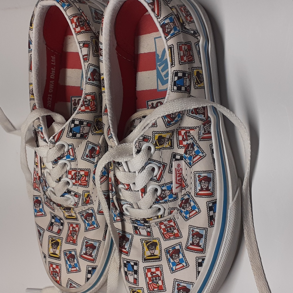 Girls size 1.5 where's Waldo vans